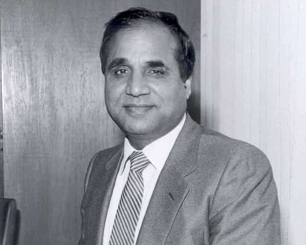 1956 – Sir Anwar Pervez, OBE H Pk –  Founder & Chairman Bestway Group