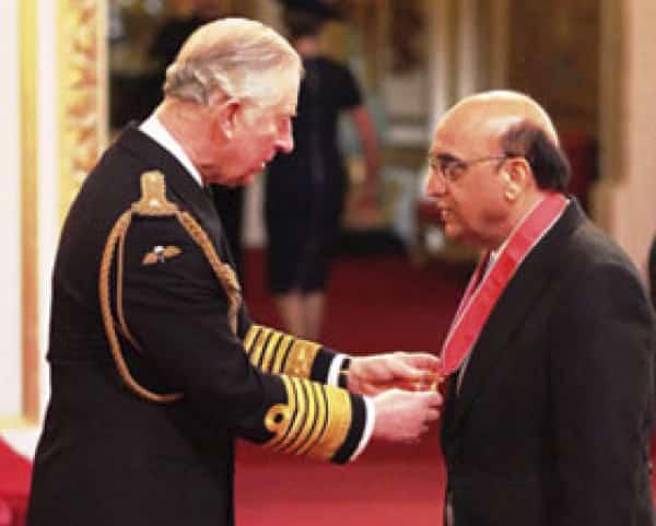 2015 – HRH Prince Charles Awarding Lord Zameer Choudrey His CBE